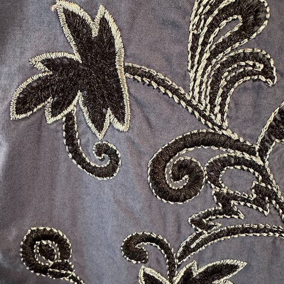 COLLECTIONS Western Vibe Embroidered Shirt - Large - Picture 7 of 10